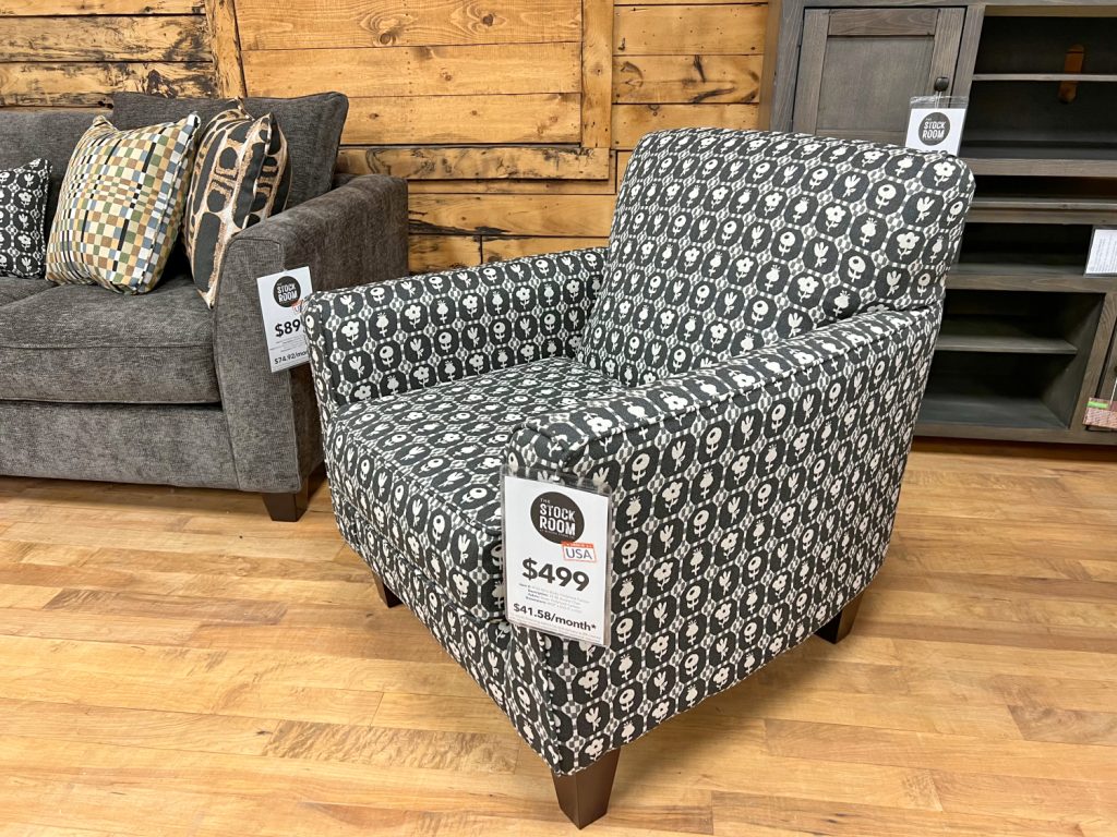 black & white flower pattern accent chair on sale now in the stock room discount furniture warehouse in rockford, il