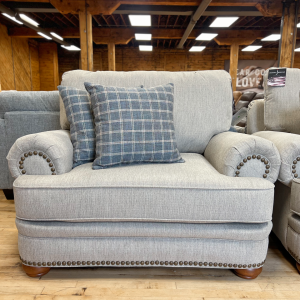 Traditional Arm Chair With Nailhead Trim In Linen